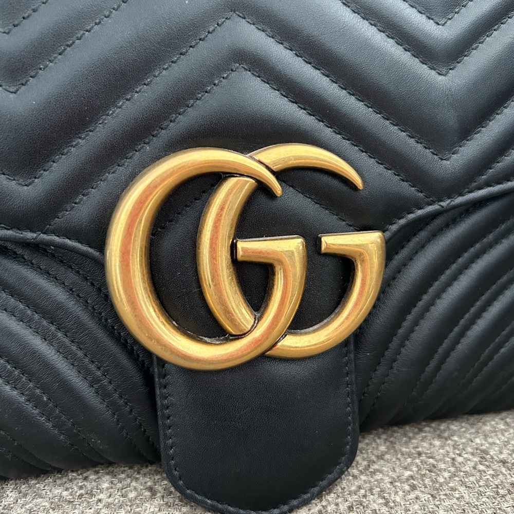 Gucci Marmont Medium Shoulder Bag - Picture 2 of 16
